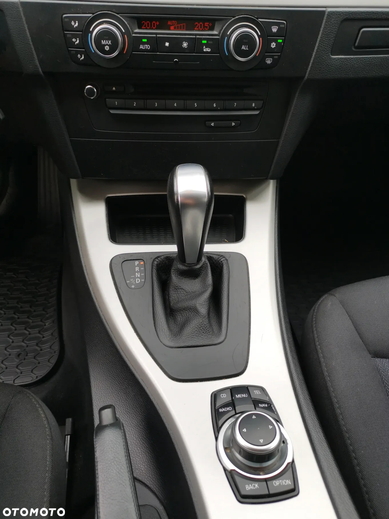 BMW Seria 3 320i Touring - 14