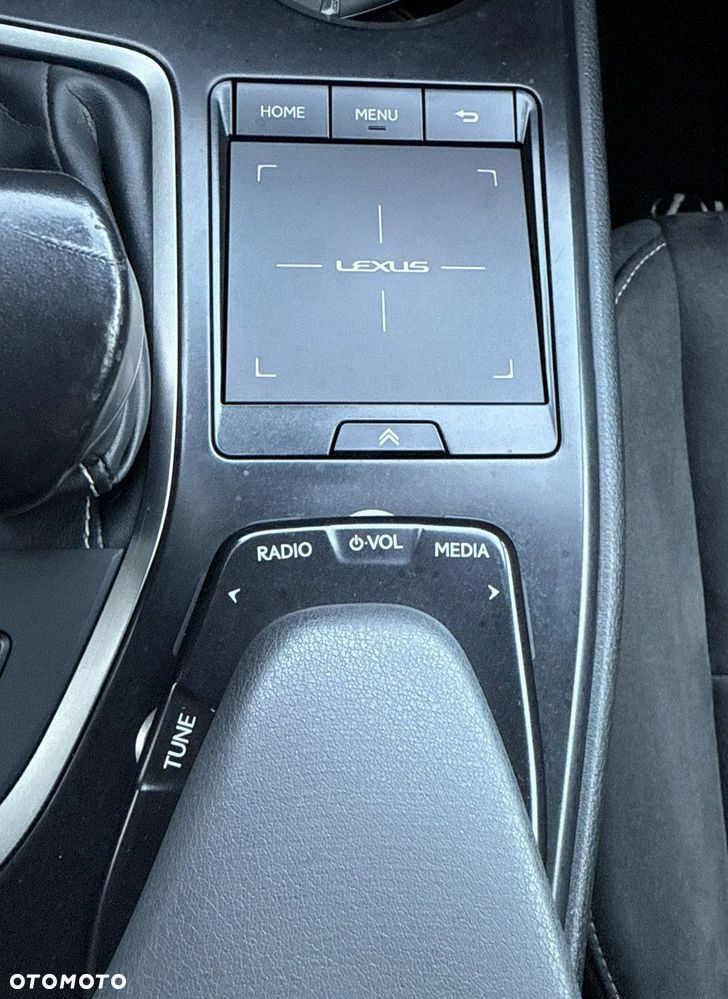 Lexus UX - 28
