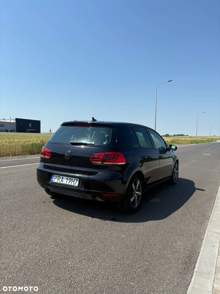 Volkswagen Golf 1.6 TDI Highline - 11