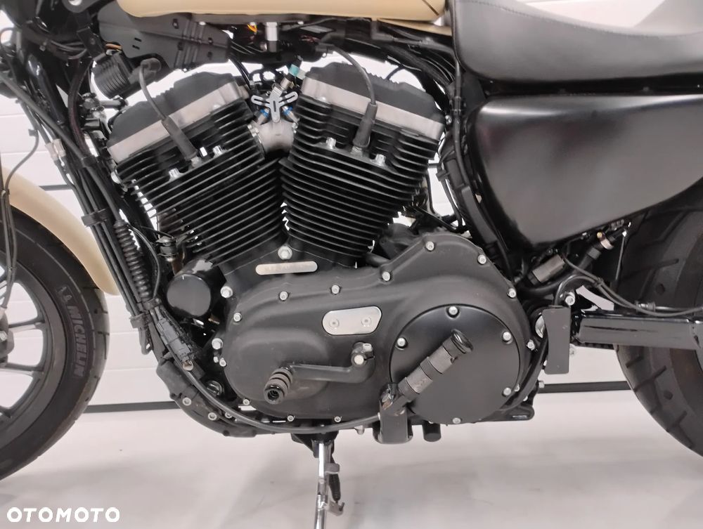 Harley-Davidson Sportster Iron 883 - 4