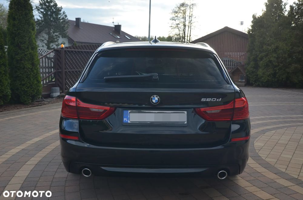 BMW Seria 5 520d M Sport - 36