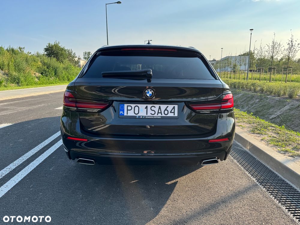 BMW Seria 5 530i xDrive mHEV - 10