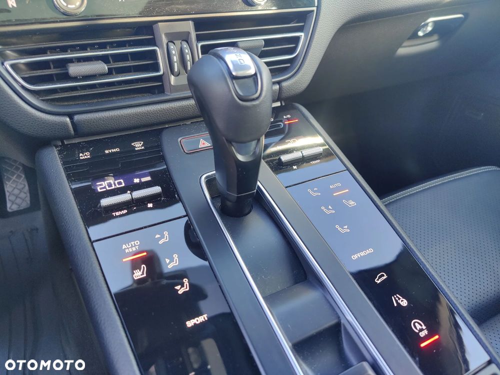 Porsche Macan Standard - 21