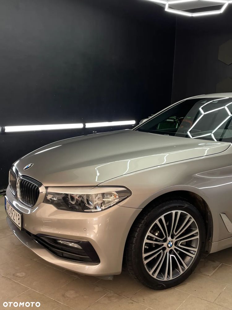 BMW Seria 5 540i xDrive Sport Line - 4