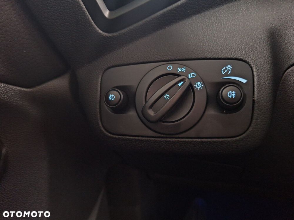 Ford Kuga - 38