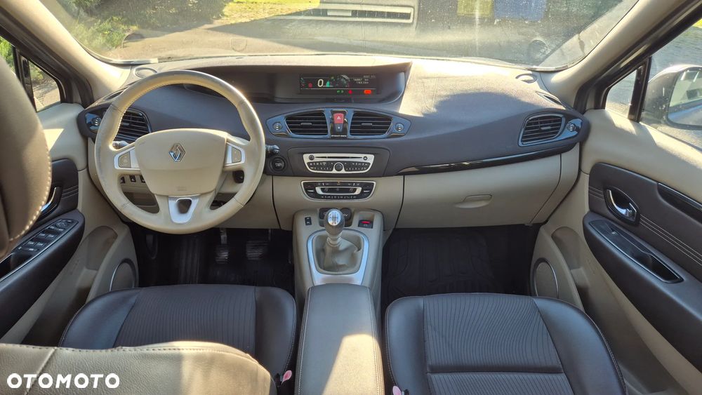 Renault Scenic - 10