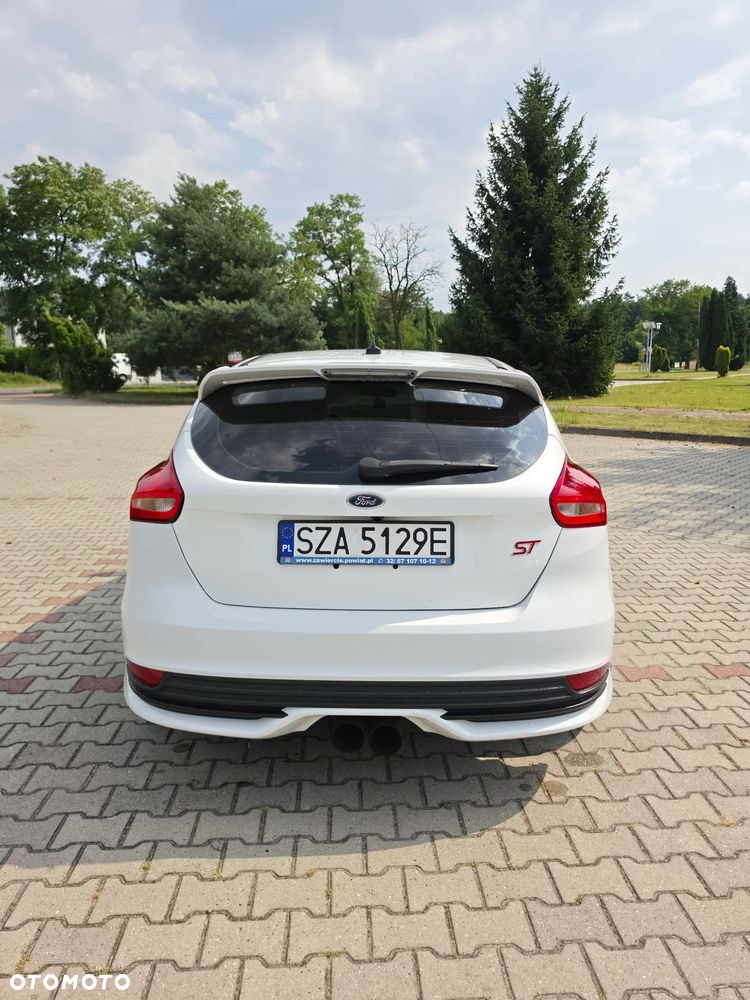 Ford Focus ST - 6