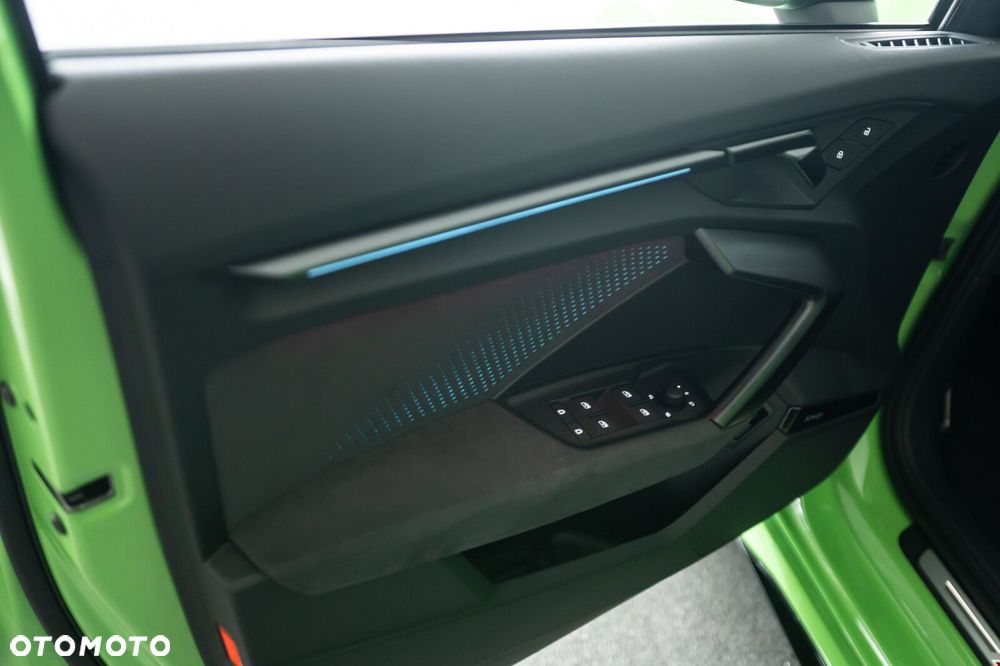 Audi RS3 Limousine - 14