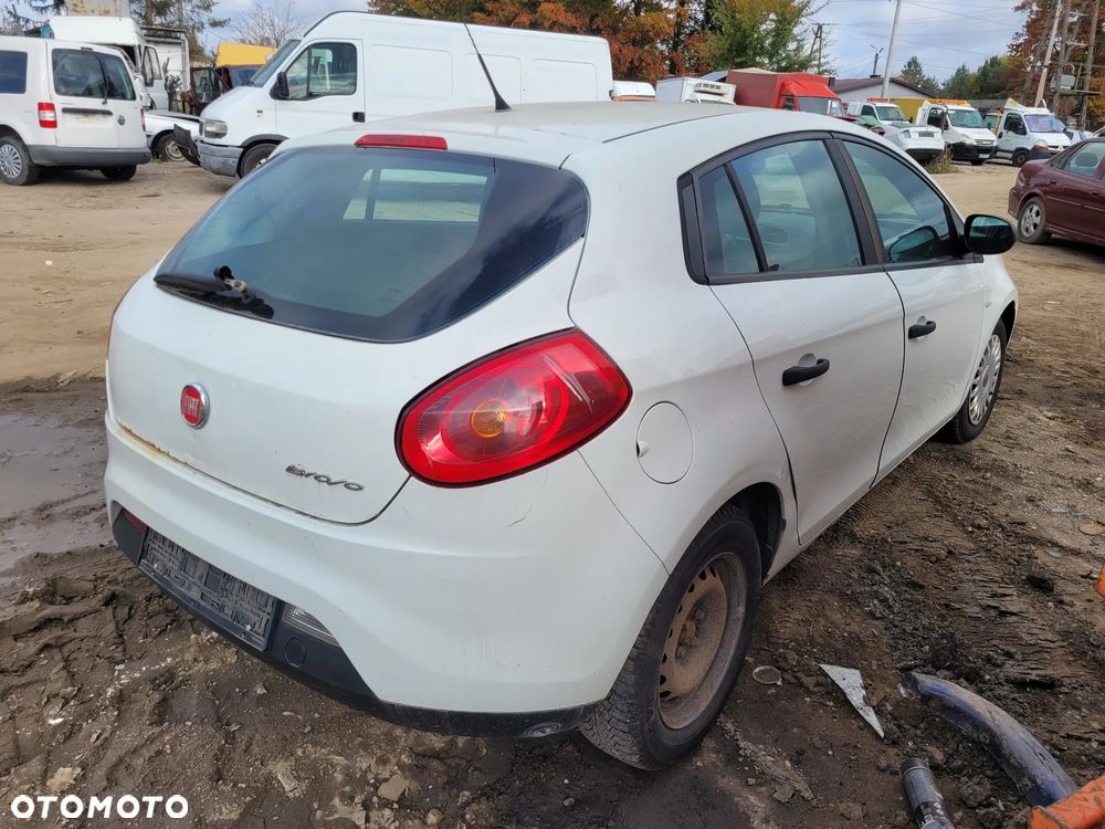 fiat bravo maska zderzak lampa grill błotnik drzwi zbiornik paliwa szyba lusterko klamka klapa cwiartka - 4