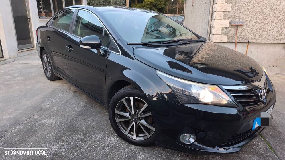 Toyota Avensis SD 2.0 D-4D Luxury - 6