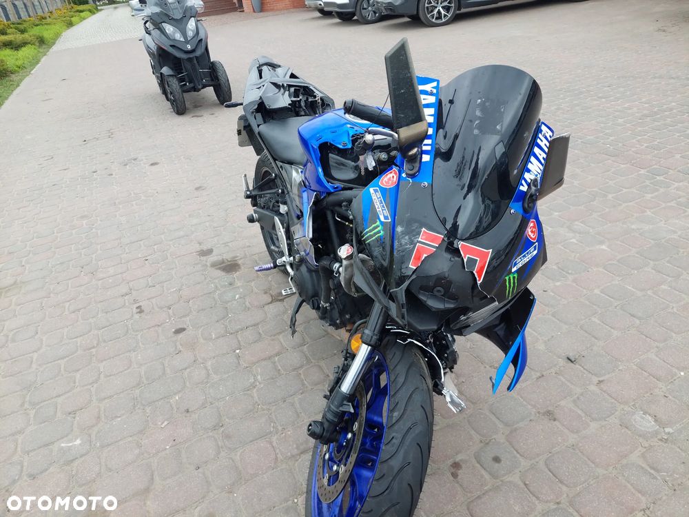 Yamaha R3 - 9