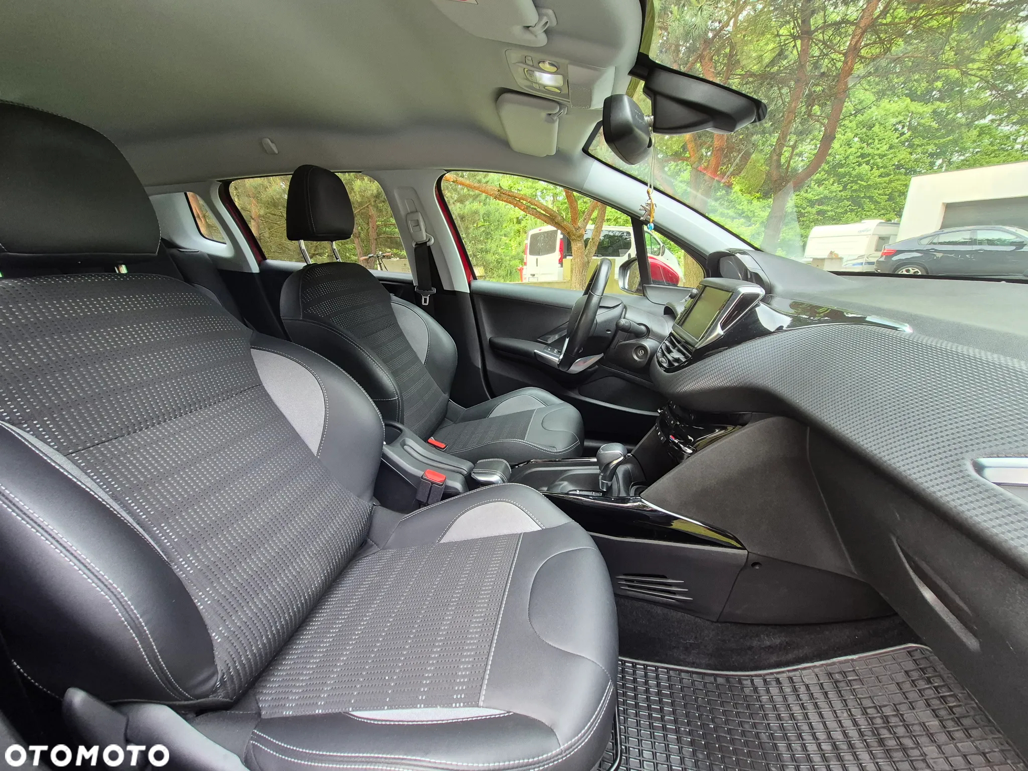 Peugeot 2008 1.2 Pure Tech Allure S&S EAT6 - 9
