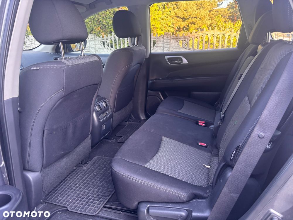 Nissan Pathfinder - 17