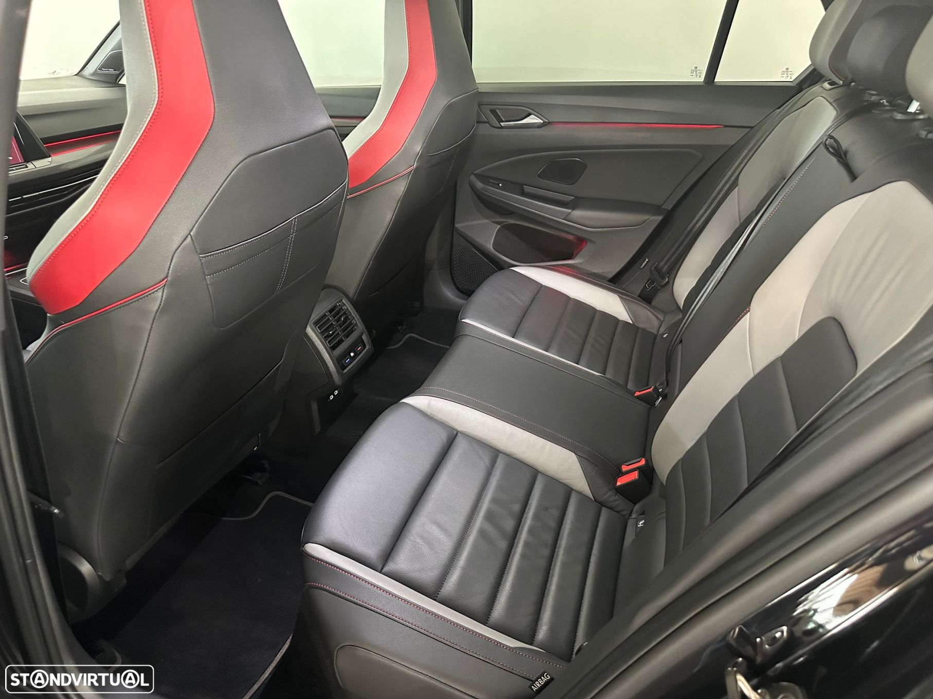 VW Golf 2.0 TSI GTI DSG - 33