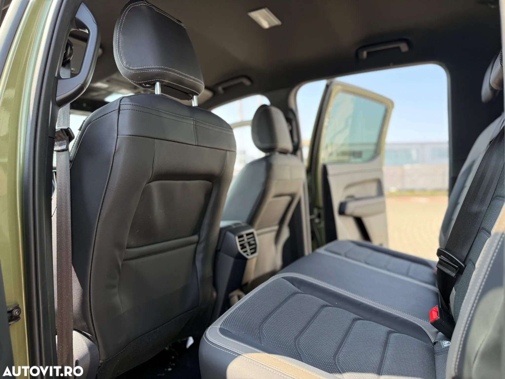 Volkswagen Amarok 3.0 TDI 241 CP 4M 10AT Aventura - 23