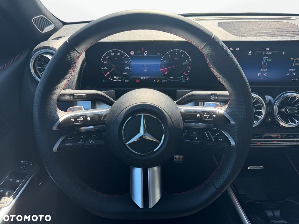 Mercedes-Benz GLB - 15