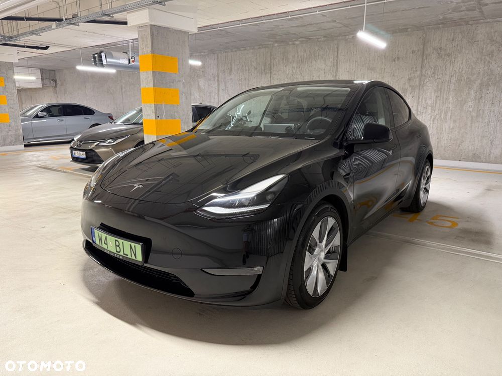 Tesla Model Y Long Range AWD - 2