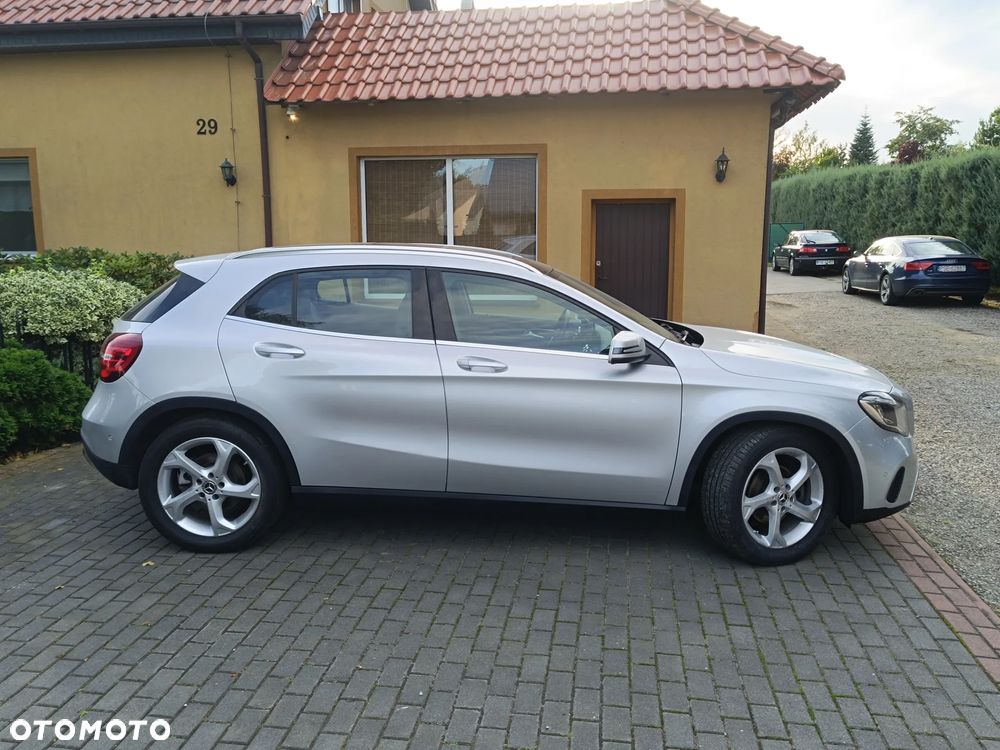 Mercedes-Benz GLA 200 7G-DCT UrbanStyle Edition - 7