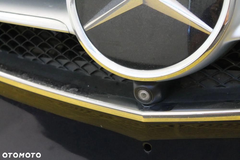 Mercedes-Benz Klasa E 300 T CDI DPF BlueEFFICIENCY 7G-TRONIC Avantgarde - 26