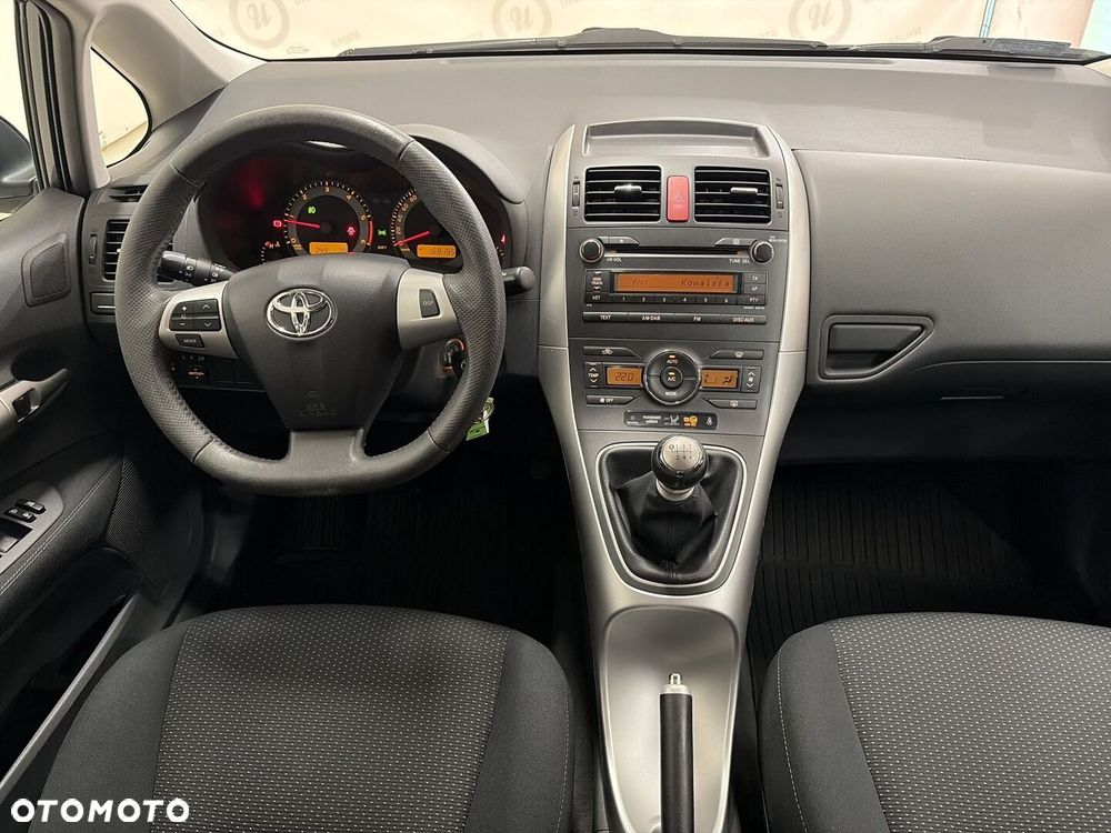 Toyota Auris 1.4 D-4D Luna - 4