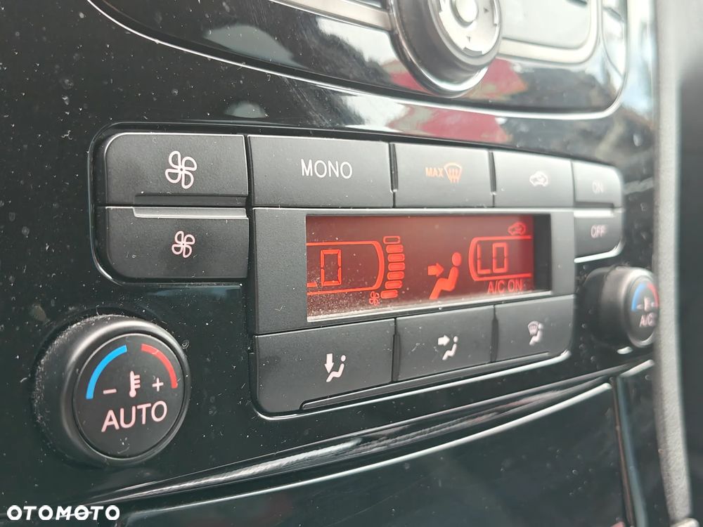 Ford S-Max 1.6 EcoBoost Titanium - 27