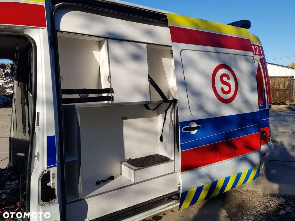 ZABUDOWA KARETKA AMBULANS  MERCEDES-BENZ SPRINTER 3-t Skrzynia (B906) 2006 - 2022 216 CDI (906.611, - 8