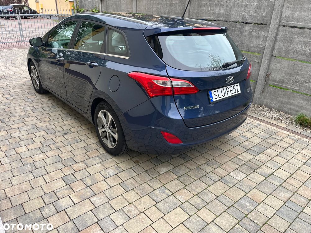 Hyundai i30 blue Kombi 1.6 CRDi Style - 4