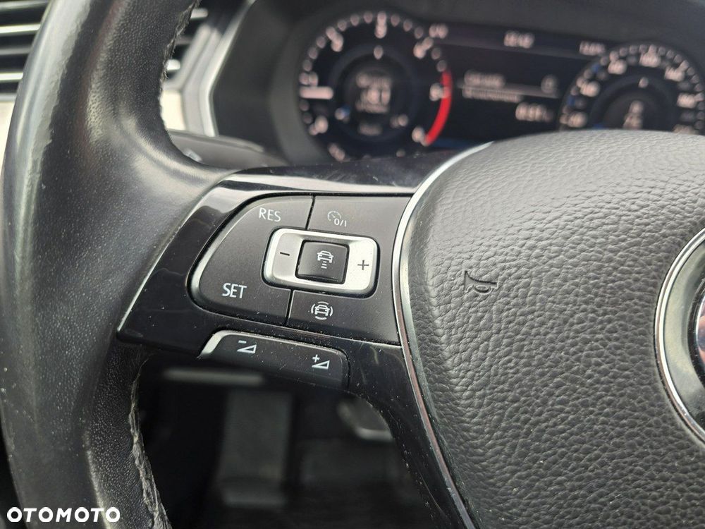 Volkswagen Passat - 17