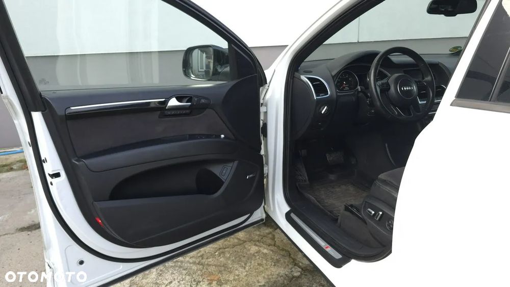 Audi Q7 3.0 TFSI Quattro Tiptronic - 25