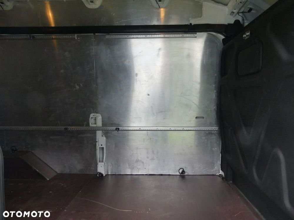 Ford Transit - 12