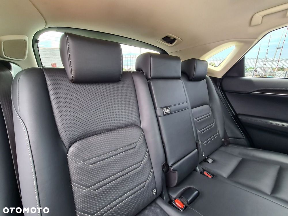 Lexus NX 300h Prestige AWD - 29