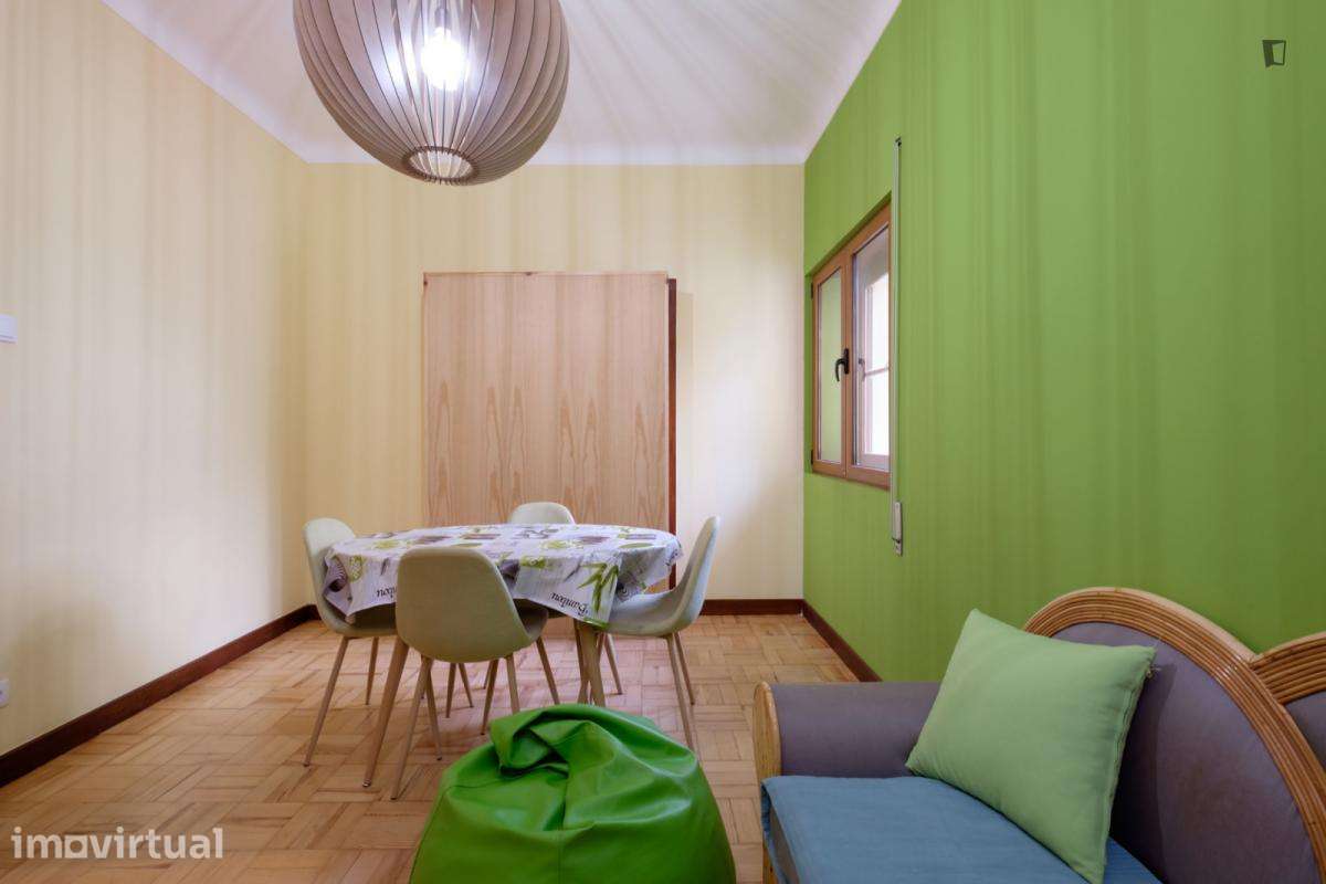 Quarto - localizado em Cidral Coimbra - Grande imagem: 3/29
