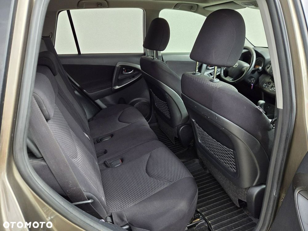 Toyota RAV4 - 12