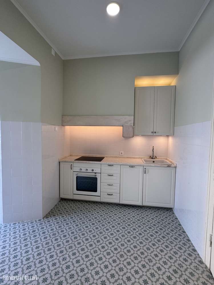 T2 com varanda, terraço e garagem em Carregado - Grande imagem: 2/32