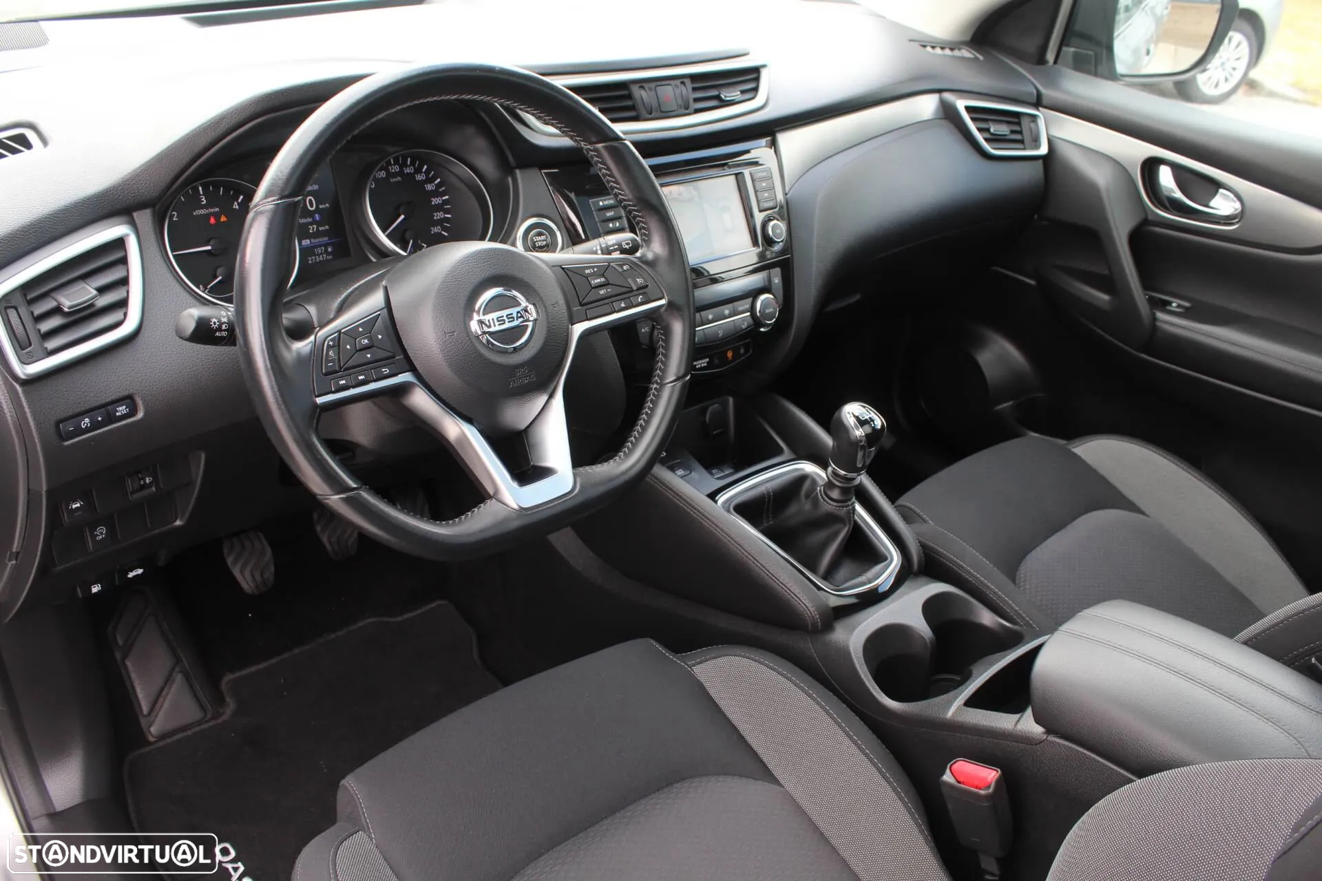 Nissan Qashqai 1.5 dCi N-Connecta - 6
