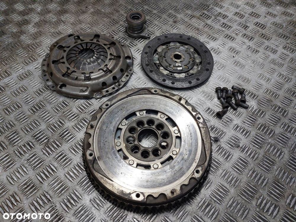 KOŁO DWUMASOWE + TARCZA + DOCISK + ŁOŻYSKO VOLVO S40 II V50 I 2.4 20V - 1