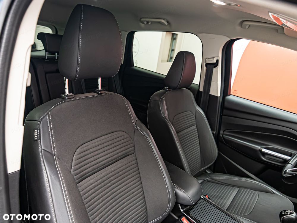 Ford Kuga - 8