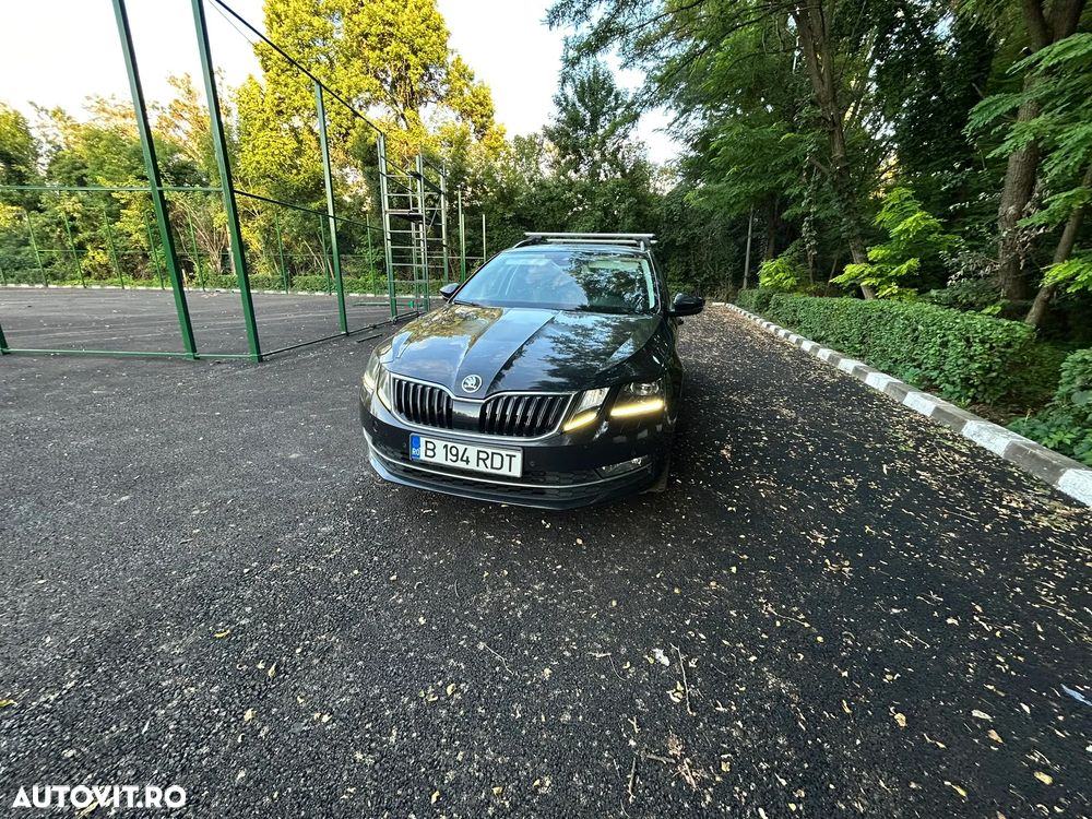 Skoda Octavia 2.0 TDI DSG Ambition - 1
