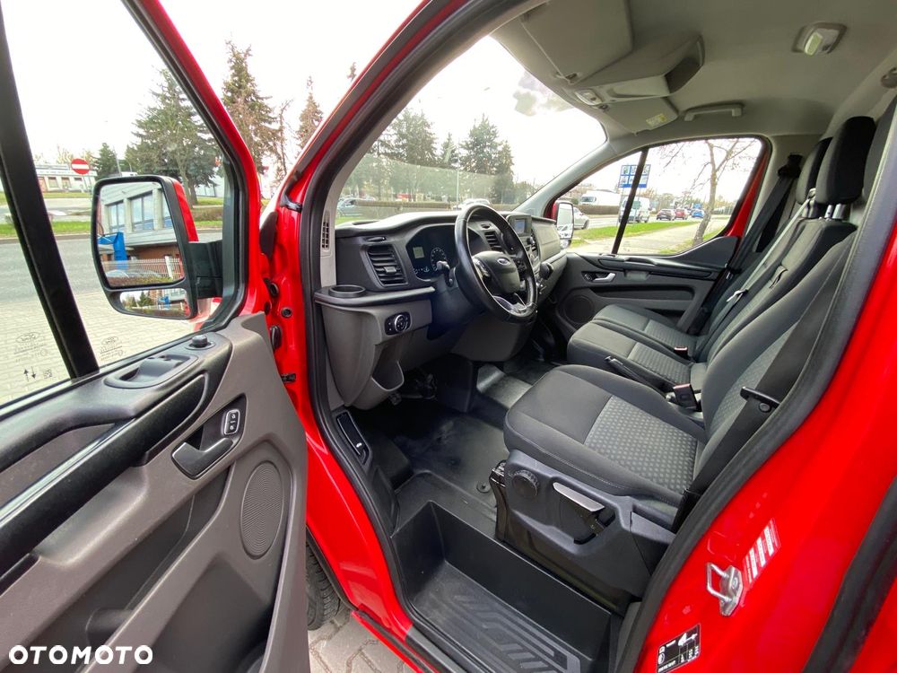 Ford TRANSIT CUSTOM L2H1 2,0 TDCI 130KM TYLKO 143.000 KM - 29