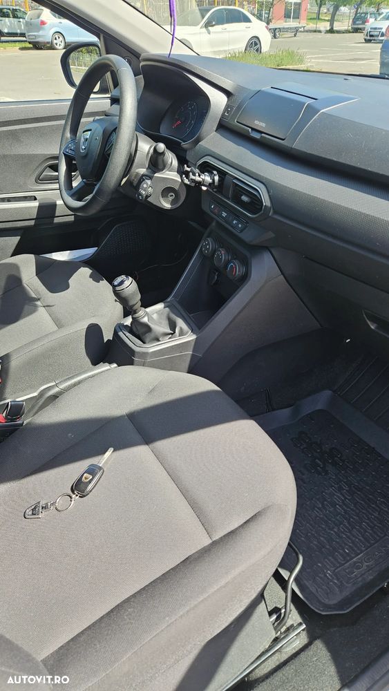 Dacia Logan TCe 90 Essential - 7
