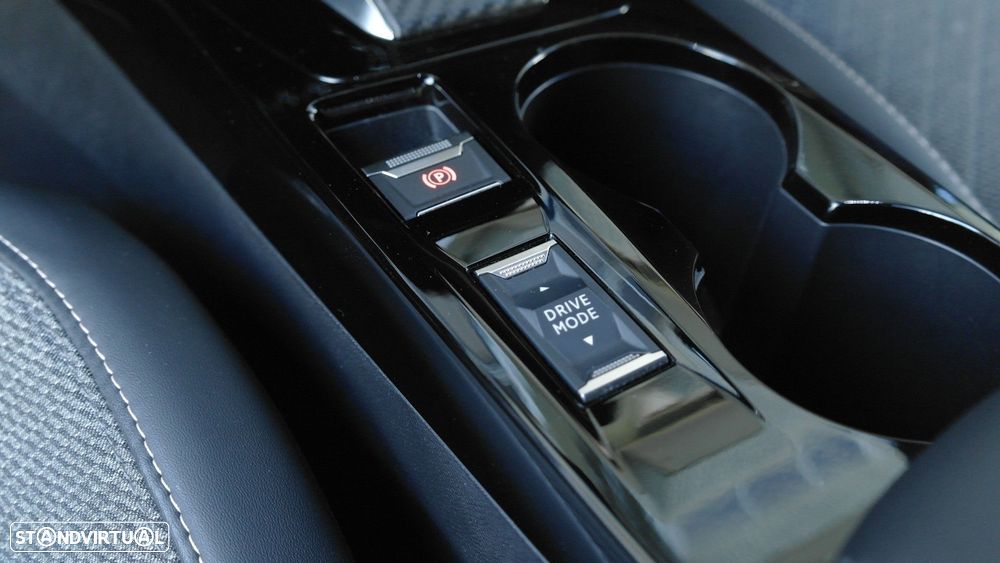 Peugeot e-2008 54 kWh Allure - 32