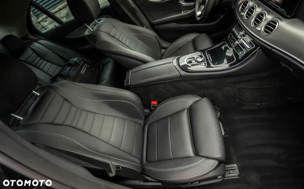 Mercedes-Benz Klasa E 220 d 4-Matic 9G-TRONIC - 10