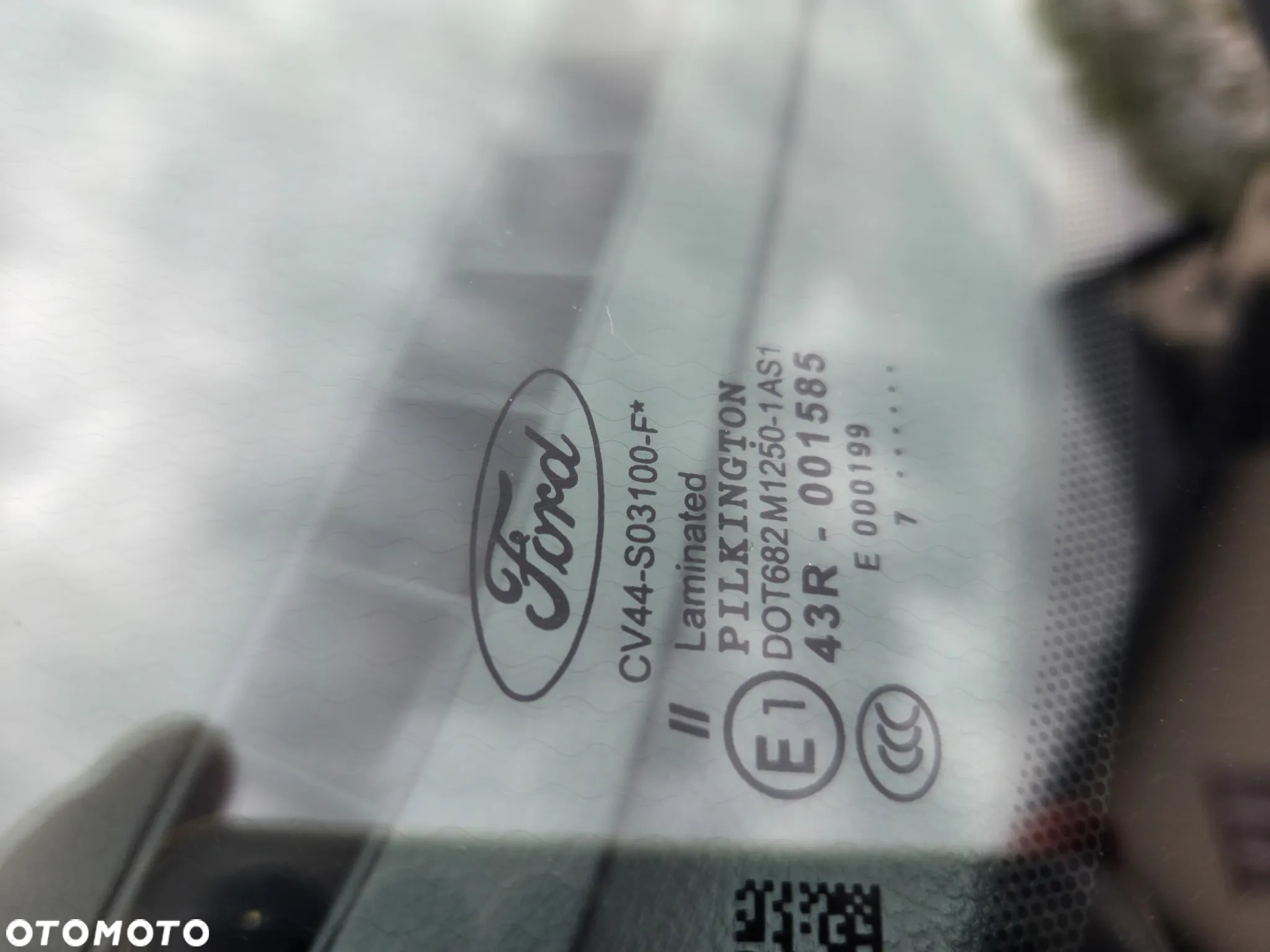 Ford Kuga 1.5 EcoBoost FWD Titanium - 24