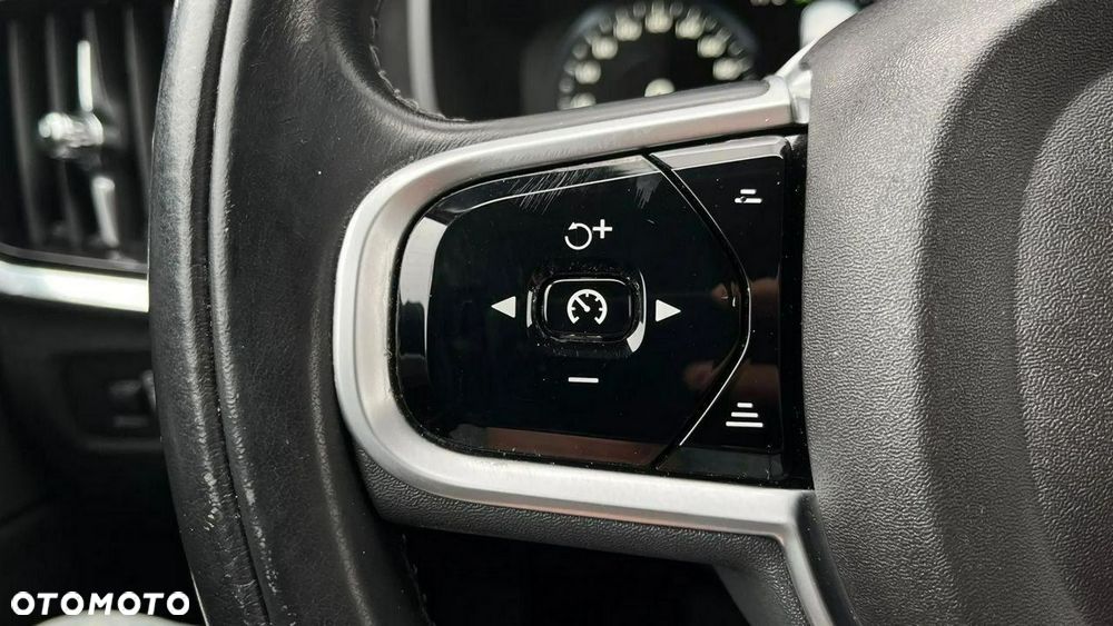 Volvo V90 D3 AWD Momentum - 21