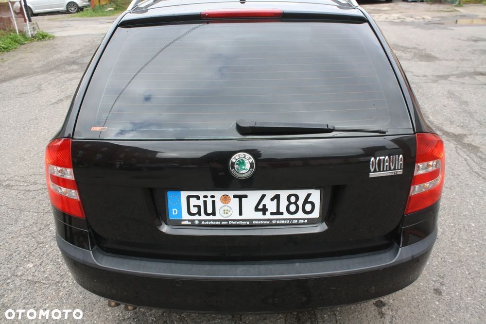 Skoda Octavia Combi 2.0 TDI DSG Laurin & Klement - 17
