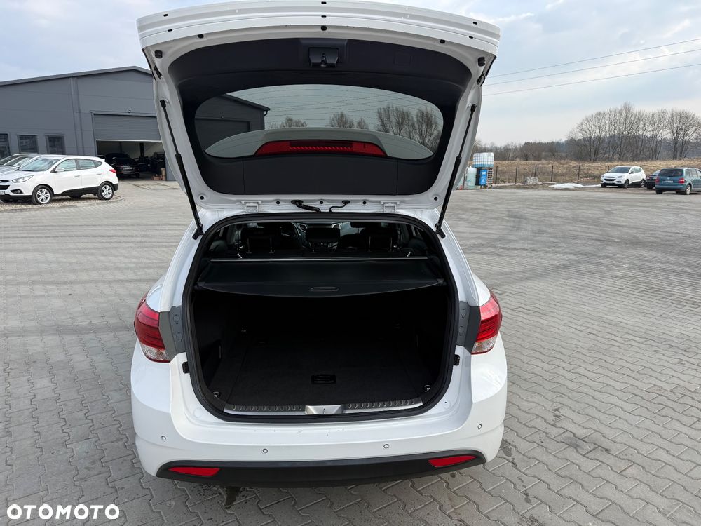 Hyundai i40 Kombi 1.7 CRDi Premium - 8