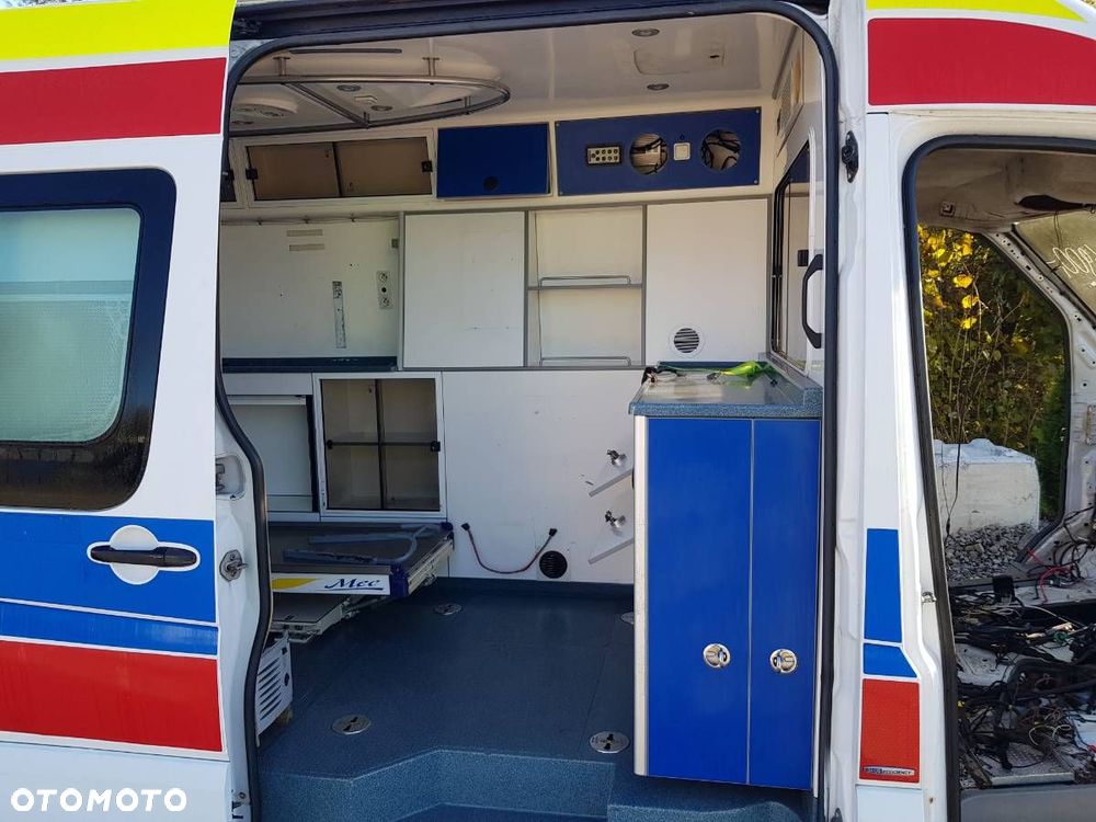 ZABUDOWA KARETKA AMBULANS  MERCEDES-BENZ SPRINTER 3-t Skrzynia (B906) 2006 - 2022 216 CDI (906.611, - 1