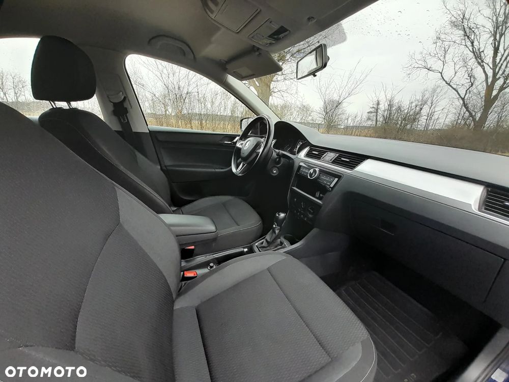 Skoda RAPID 1.2 TSI Ambition - 9