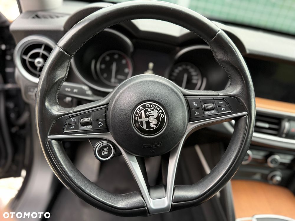 Alfa Romeo Stelvio 2.2 JTDM Executive Q4 - 3
