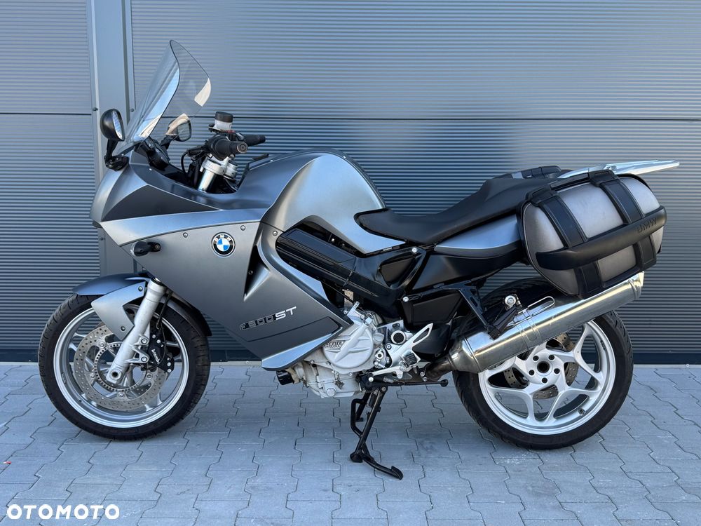 BMW F - 10